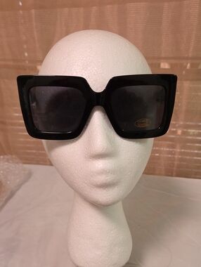 Classic Oversized Black Sunglasses - Women Accessories
